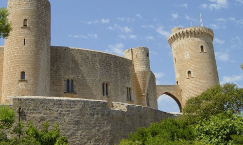 www.mallorcadiario.com  fotos 1 uploads 2012 01 castillo paraweb