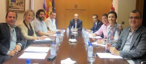 www.mallorcadiario.com  fotos 1 uploads 2012 09 mesa audiovisual col 1 ok