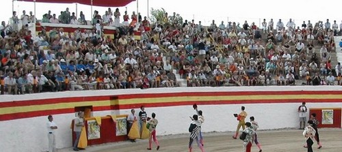 www.mallorcadiario.com  fotos 1 uploads 2012 10 plaza toros alcudia col1 ok