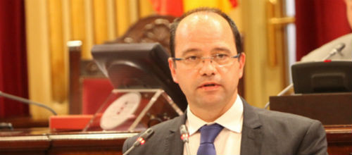 www.mallorcadiario.com  fotos 1 uploads 2012 10 simongornesparlament