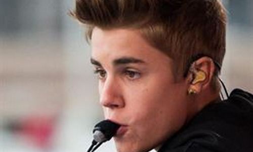 www.mallorcadiario.com  fotos 1 uploads 2012 12 justin bieber col2 ok