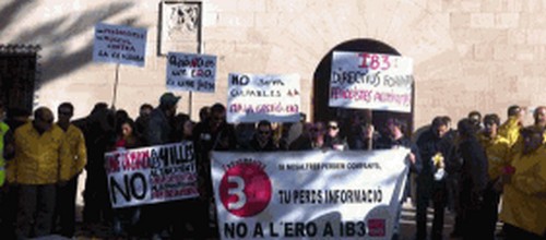 www.mallorcadiario.com  fotos 1 uploads 2013 01 protesta cbm col1 ok