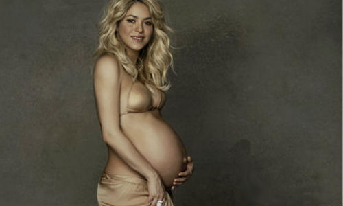 www.mallorcadiario.com  fotos 1 uploads 2013 01 shakira posa antes de dar a luz para unicef principalTresGrandeRetrato