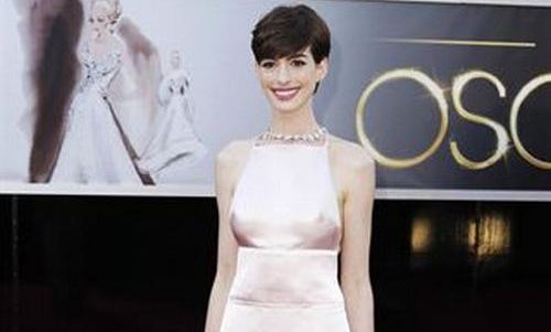 www.mallorcadiario.com  fotos 1 uploads 2013 02 Anne hathaway oscars col2 ok