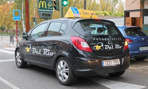 www.mallorcadiario.com  fotos 1 uploads 2013 03 coche autoescuela col2 ok