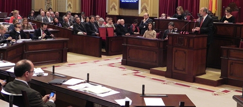 www.mallorcadiario.com  fotos 1 uploads 2013 03 pleno parlament dieguez col1 ok