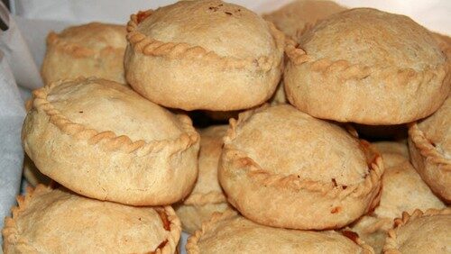 Suben las ventas de panades y robiols mientras se apaga la tradici&oacute;n en casa