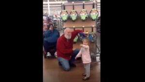 ni&ntilde;a santa