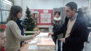 Jos&eacute; Vicente Mar&iacute; Bos&oacute; vota
