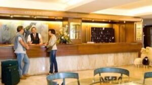 Se cobrar&aacute; en los hoteles