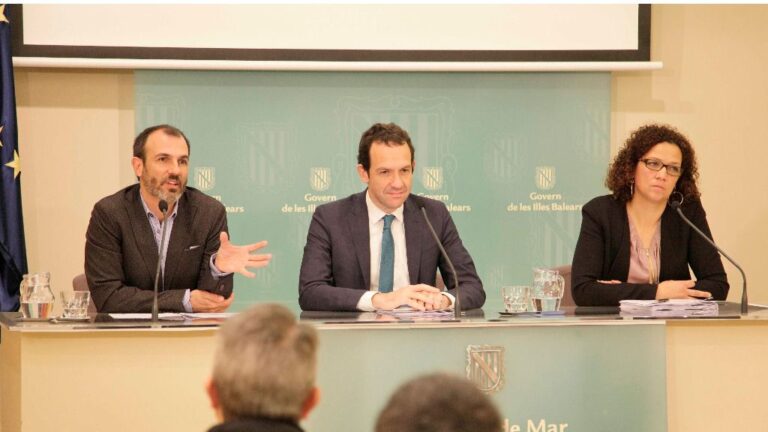 Los consellers Barceló, Pons y Cladera