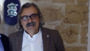 El m&eacute;dico psiquiatra explica los objetivos del sindicato