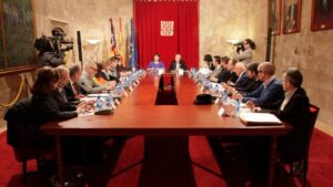 La Mesa Energ&eacute;tica ha acordado una moratoria hasta dicho mes