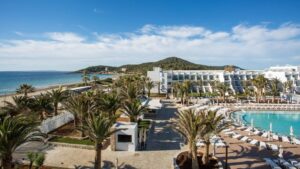 Grand Palladium White Island