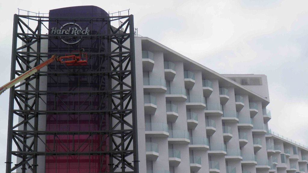 pantalla exterior hard rock hotel ibiza