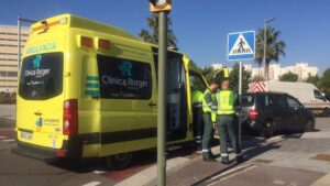Agentes de la Guardia Civil en el lugar del accidente