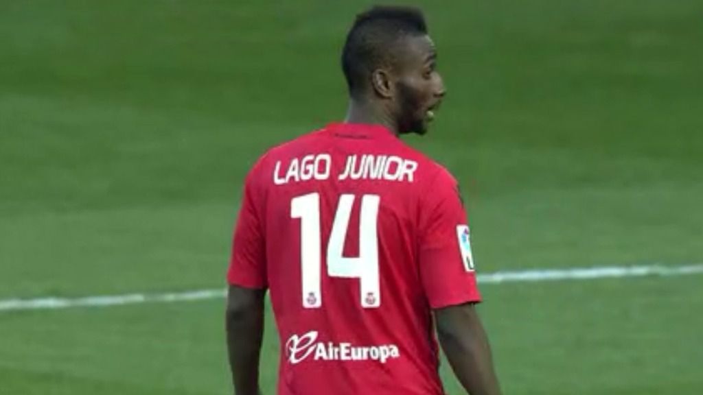 Lago Junior ha brillado en su primer partido como bermellón