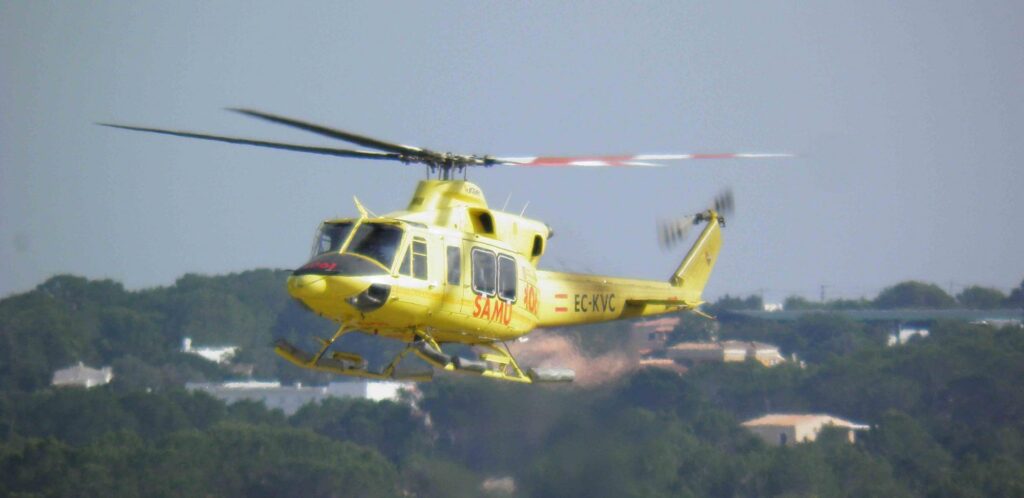 Helicóptero ambulancia del 061 con base en el aeropuerto de Eivissa