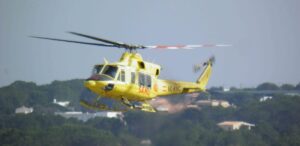 Helic&oacute;ptero ambulancia del 061 con base en el aeropuerto de Eivissa