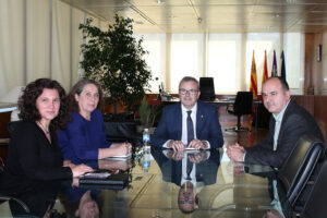 Representantes del Consell d'Eivissa y del Ayuntamiento de Santa Eul&agrave;ria.