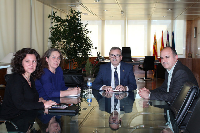 Representantes del Consell d'Eivissa y del Ayuntamiento de Santa Eulària.