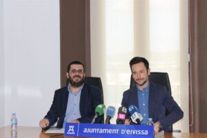 Vicen&ccedil; Vidal y Rafel Ruiz durante su comparecencia ante los medios.