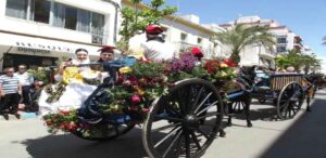Carros engalanados desfilan en Santa Eul&agrave;ria.