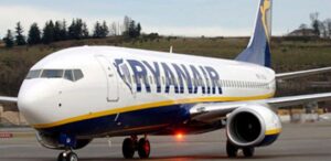 Ryanair avion aeropuerto