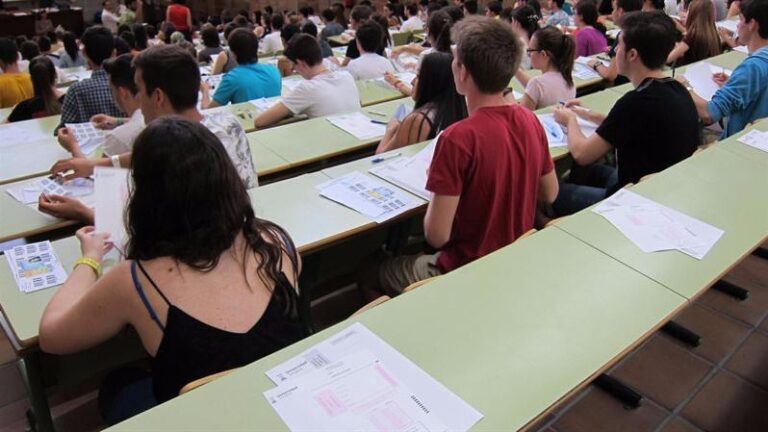 estudiantes examenes