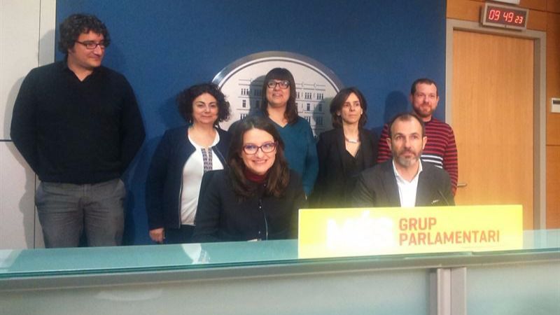 Mònica Oltra en Palma con el vicepresidente Biel Barceló