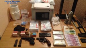 Imagen del material intervenido por la Polic&iacute;a Nacional
