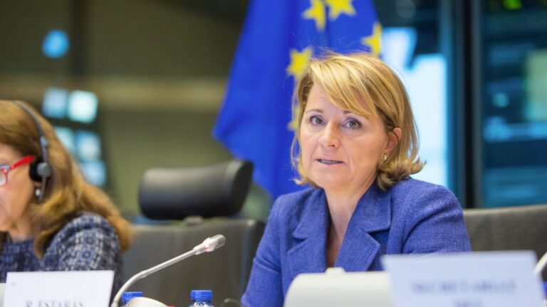 Rosa Estaràs