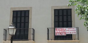 Viviendas alquiler cartel