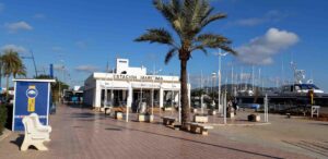 Actual estaci&oacute;n mar&iacute;tima al principio de la Avenida Santa Eul&agrave;ria de Vila
