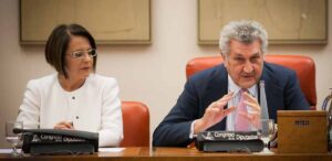 Sof&iacute;a Hernanz junto a Jes&uacute;s Posada, expresidente del Congreso.