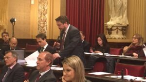 La intervenci&oacute;n de Antoni Camps en el Parlament