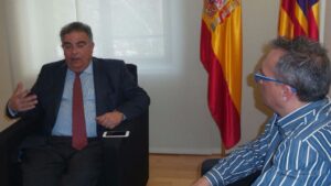 Tomeu Barcel&oacute; en su despacho con mallorcadiario.com. fotos: Jorge S. L.