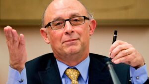 Montoro dice que las autonom&iacute;as "no pueden estar lament&aacute;ndose todo el rato"