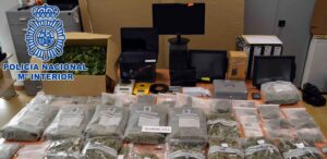 La Polic&iacute;a ha aprehendido 10 kg. de marihuana, entre otras sustancias