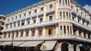 Edificio del emblem&aacute;tico hotel Montesol de Vila