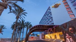 Entrada de acceso al HRH Ibiza