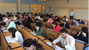 Aspirantes a la oposici&oacute;n en el campus de la UIB en Mallorca