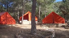 campamento cala jondal