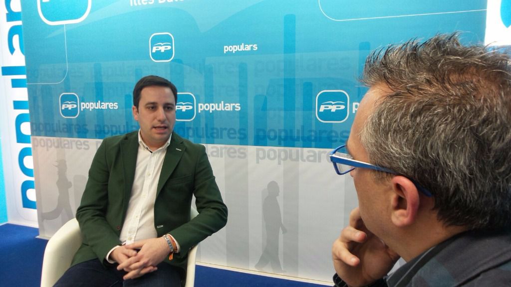 Andrés Ferrer en la entrevista con Tomàs Ibarz