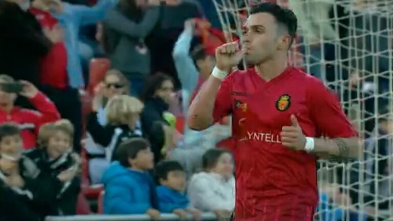 Colunga se ha convertido en la estrella del partido