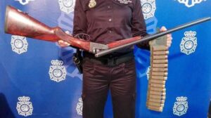 policia escopetas
