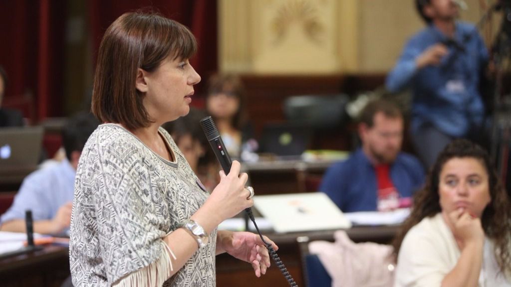 Armengol responde a Prohens en el Parlament