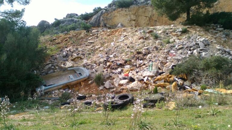 Parte de los residuos ubicados en la zona de Galdent