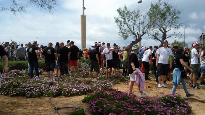 Imagen de los turistas en plena ruta