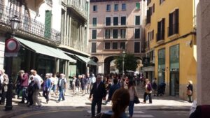Calles atestadas de turistas han sido una imagen com&uacute;n